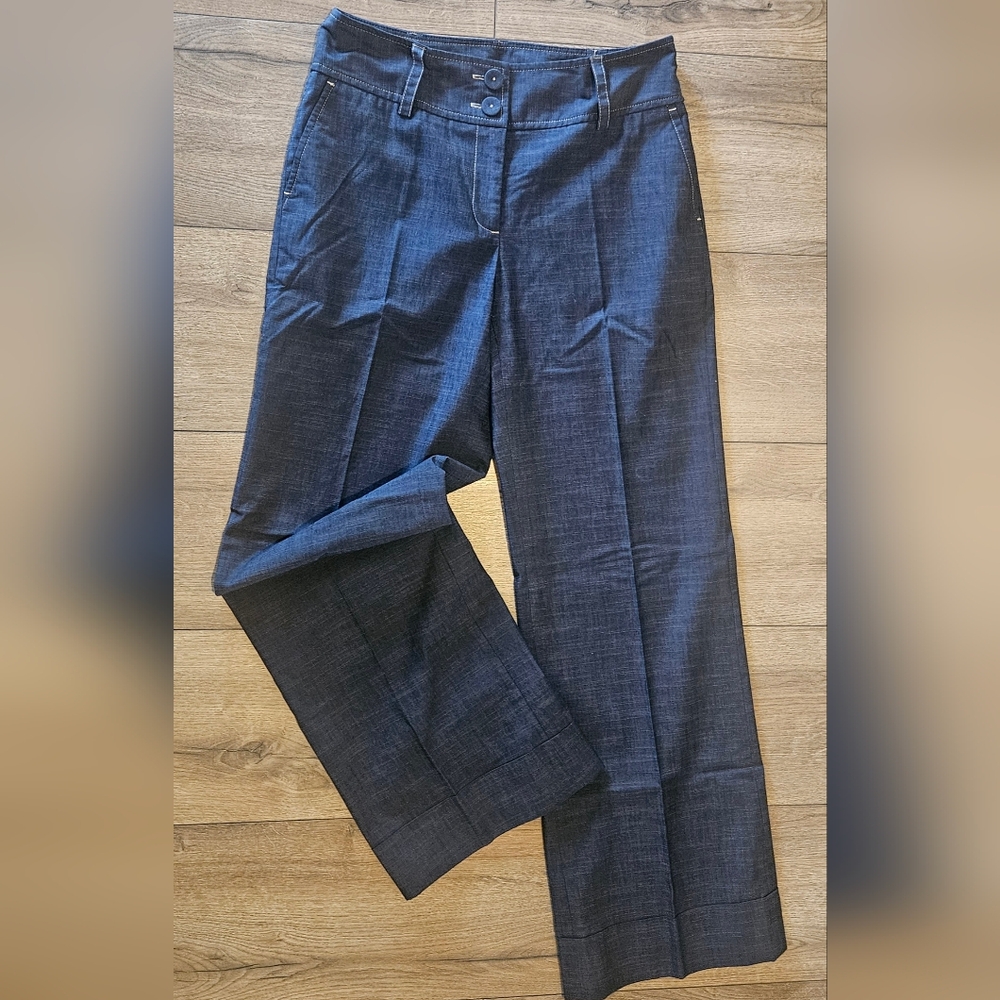 NWT's - APT. 9 - Mid-Rise Wide Leg Flare Lightweight Jeans/Pants - Size 4
